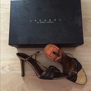 Laundry by Shelli Segal Pewter stiletto